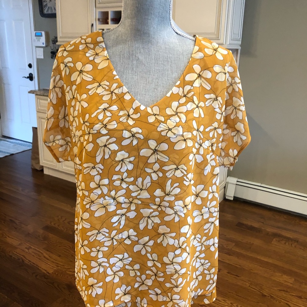 Woman’s Cabi Blouse